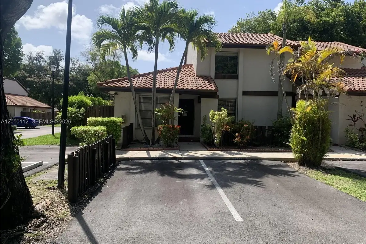 13234 SW 111th Ter #4-1, Miami: photo 1 of 19