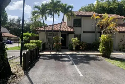 13234 SW 111th Ter #4-1, Miami: photo 1 of 19