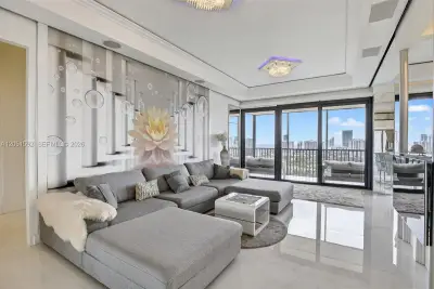 20335 W Country Club Dr #PH4, Aventura: photo 1 of 39