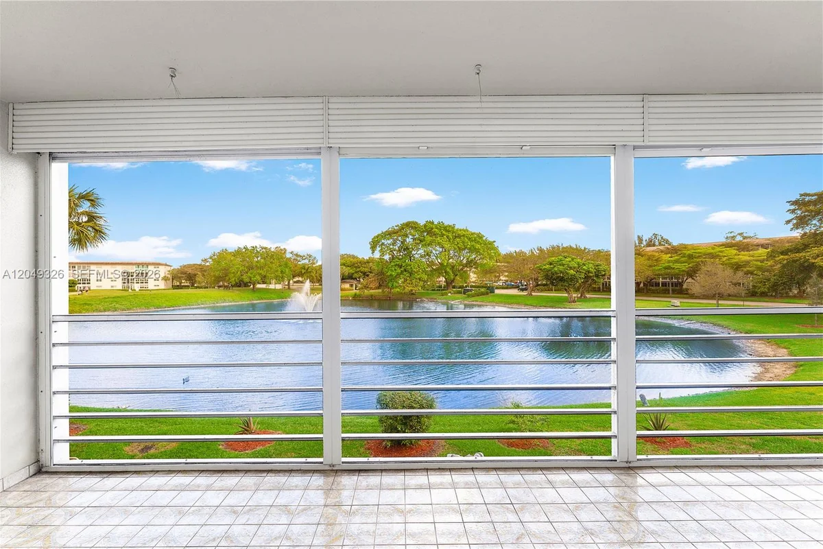 4301 Martinique Cir #H2, Coconut Creek: photo 1 of 30