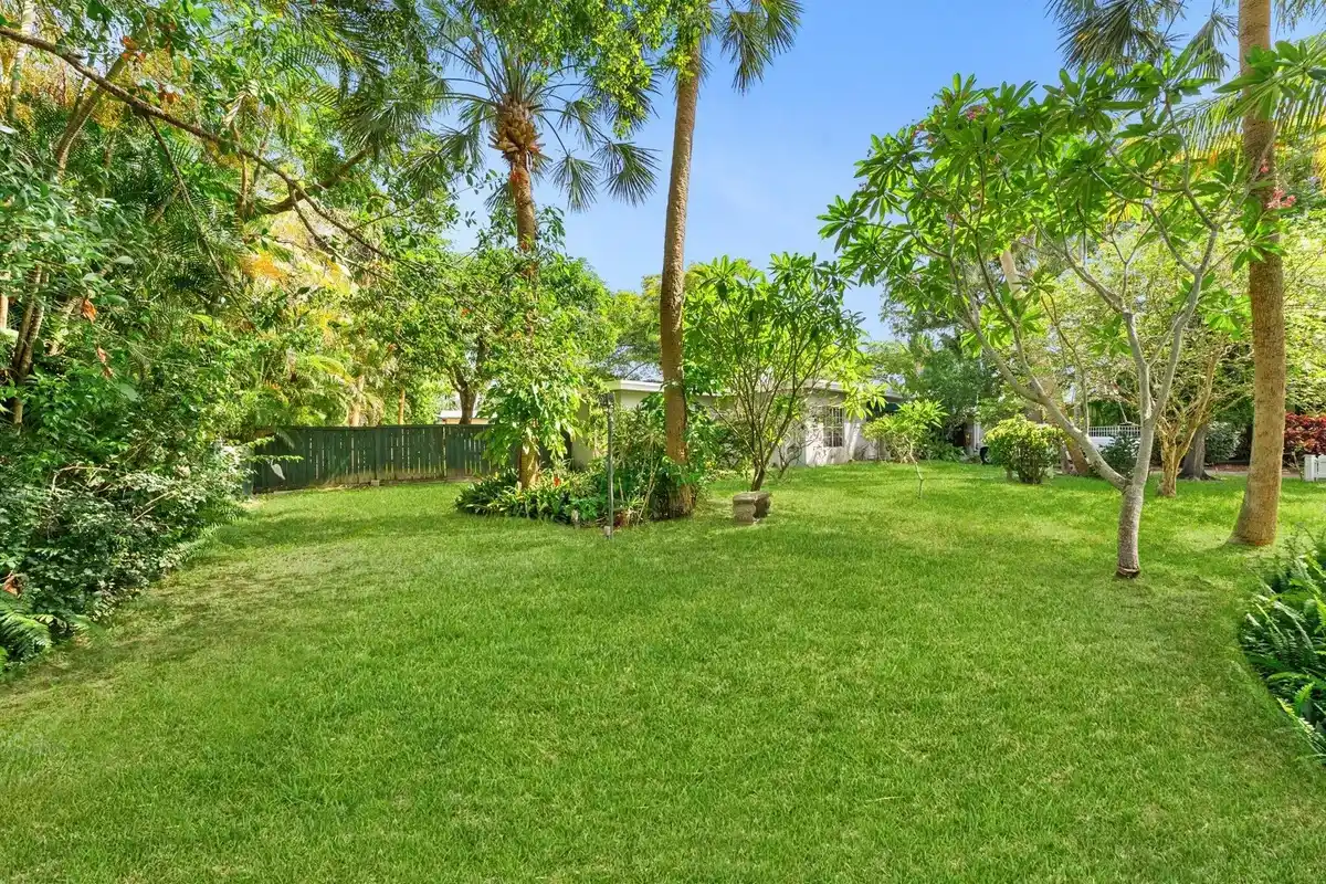 330 NW 32nd Ct, Oakland Park: photo 1 of 9