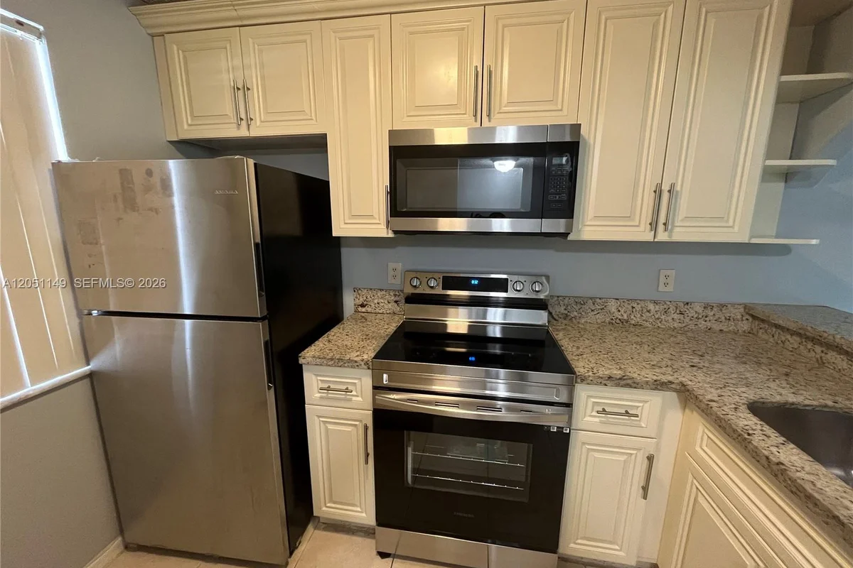 2740 Forest Hills Blvd #202, Coral Springs: photo 1 of 20