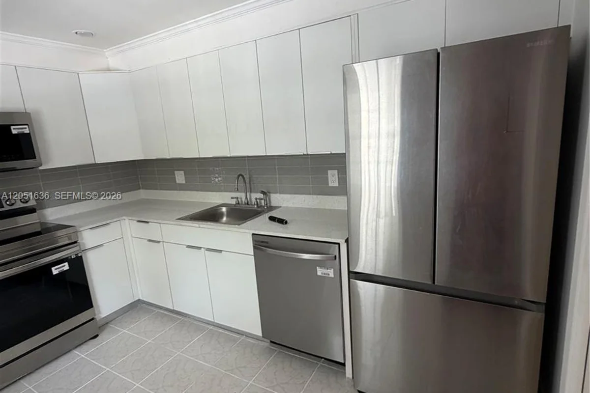 4007 N Cypress Dr #203, Pompano Beach: photo 1 of 26