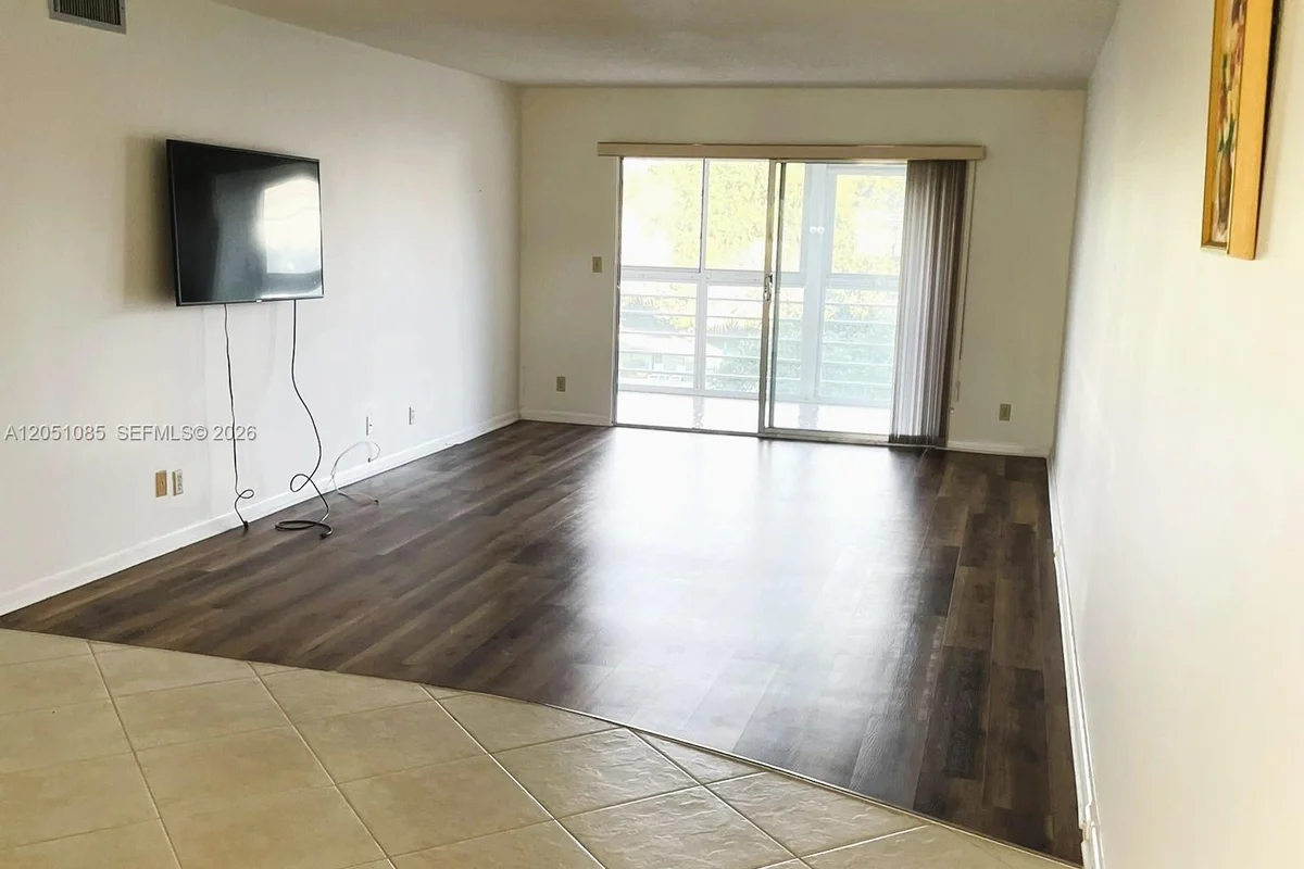 2504 Antigua Ter #L4, Coconut Creek: photo 1 of 8