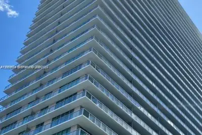 79 SW 12th St #1702-S, Miami: photo 1 of 30