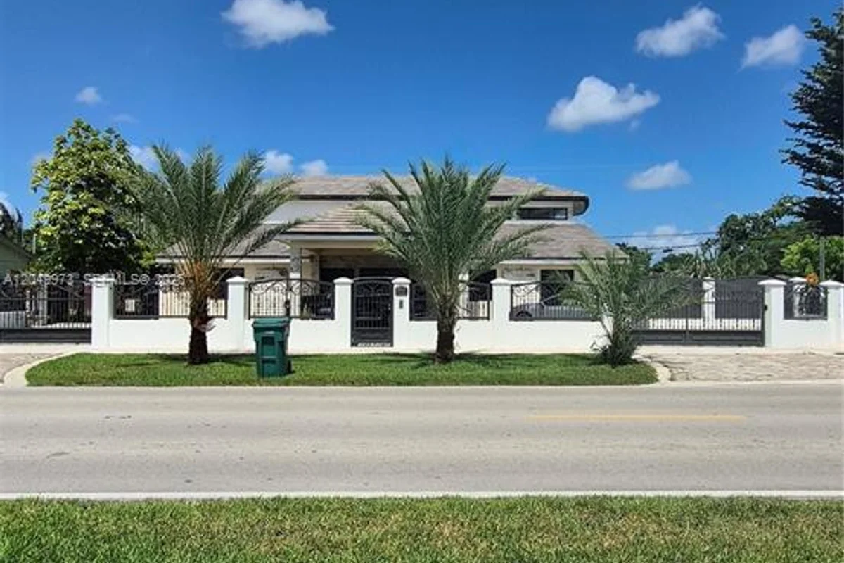 3711 SW 122nd Ave, Miami: photo 1 of 29