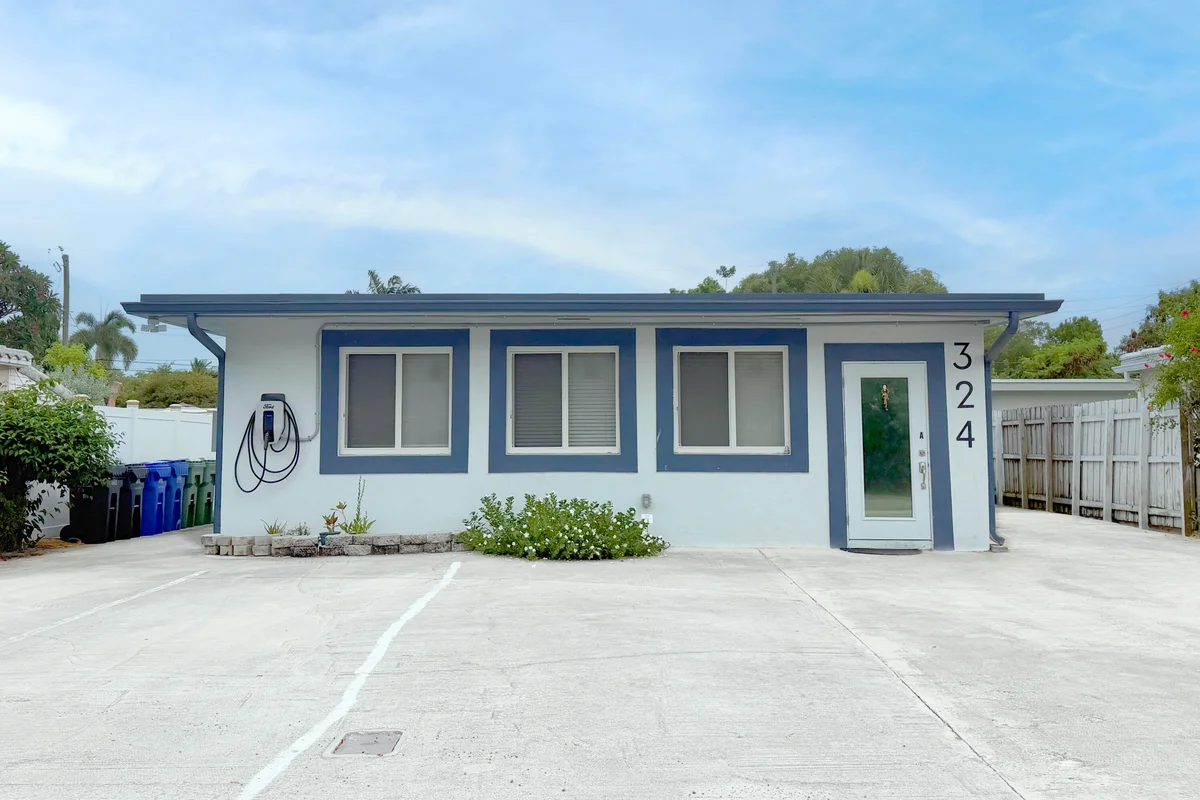 324 SW 22nd St #A, Fort Lauderdale: photo 1 of 21