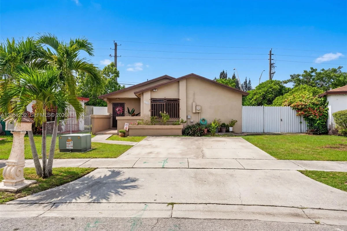 12422 SW 199th St, Miami: photo 1 of 33