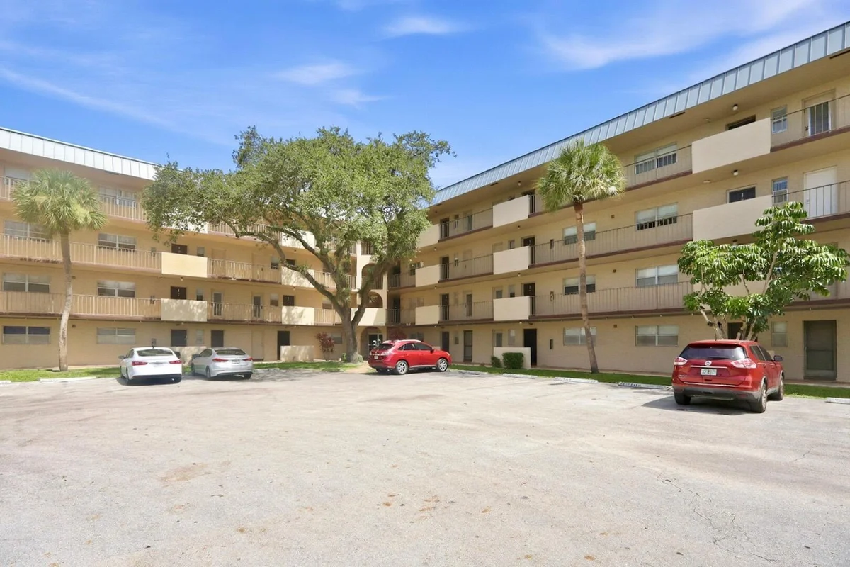 6301 N Falls Circle Dr #111, Lauderhill: photo 1 of 14