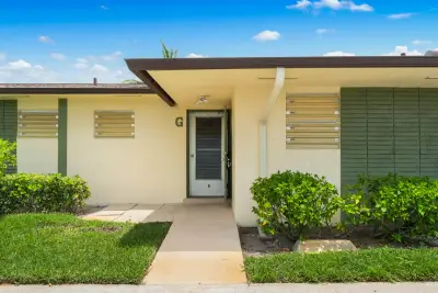 2915 Crosley Dr W #G, West Palm Beach: photo 1 of 17