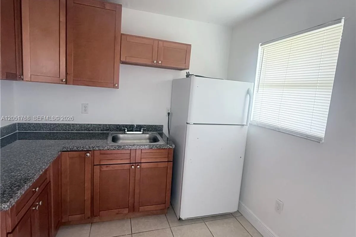 1990 NW 183rd St #11, Miami Gardens: photo 1 of 8