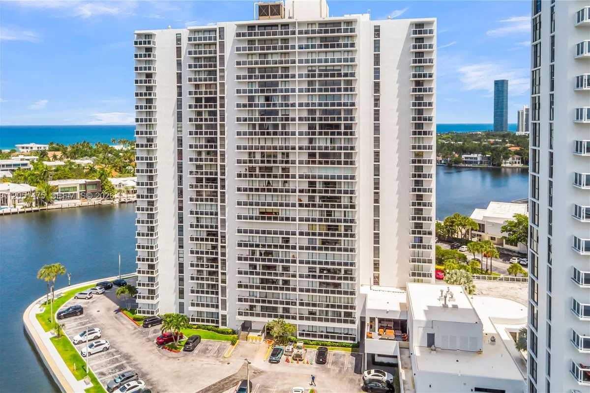 20515 E Country Club Dr #248, Aventura: photo 1 of 45