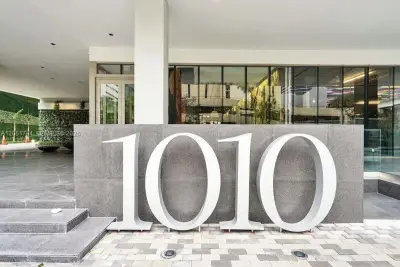 1010 Brickell Ave #1403, Miami: photo 1 of 27