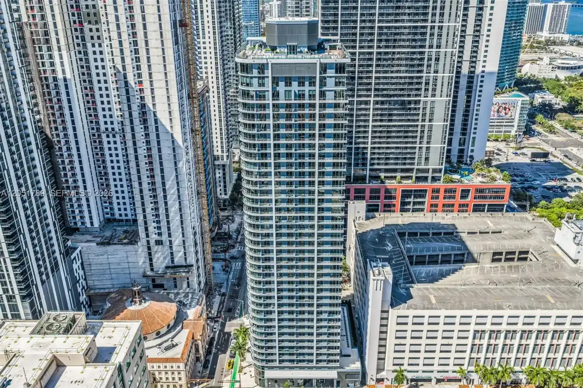121 NE 5th St #304, Miami: photo 1 of 51
