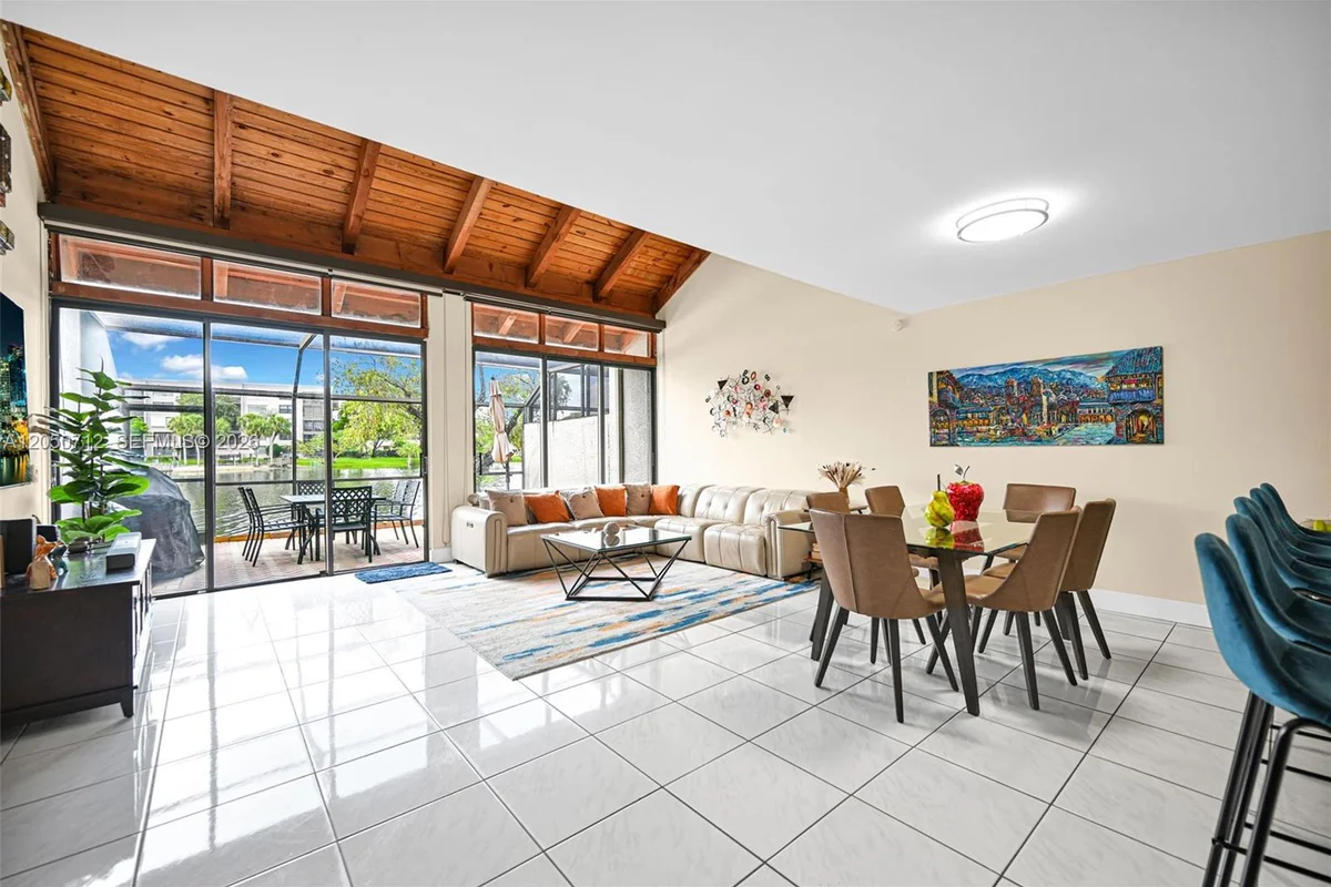 11290 NW 14th Ct, Pembroke Pines: photo 1 of 54
