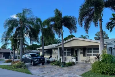 4401 NW 43rd Ave, Tamarac: photo 1 of 13