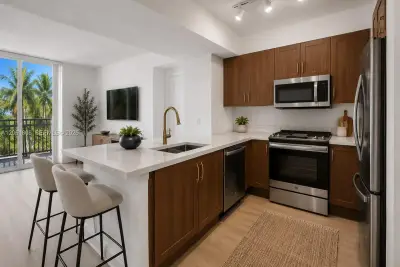 350 N Federal Hwy #707, Boynton Beach: photo 1 of 23