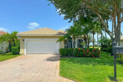 5743 Fountains Dr S, Lake Worth: photo 1 of 42
