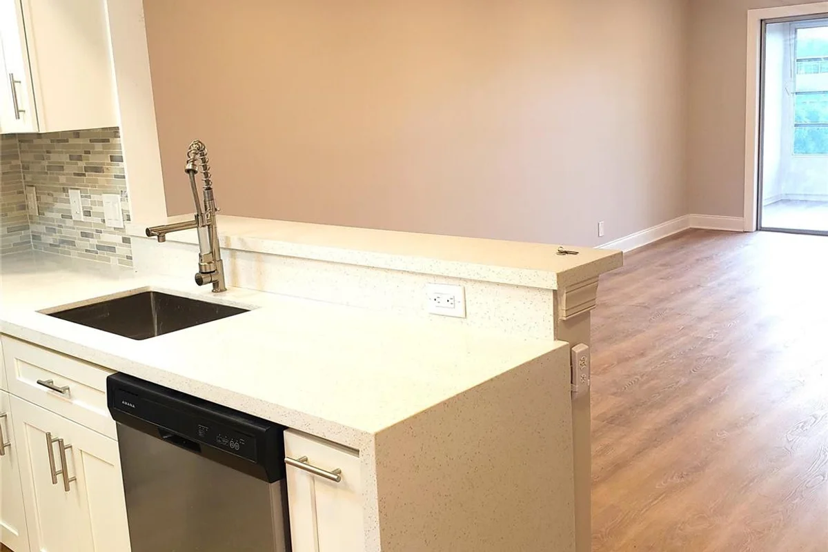 7897 Golf Circle Dr #303, Margate: photo 1 of 41