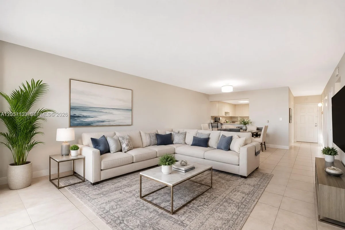 6940 Miami Gardens Dr #1-531, Hialeah: photo 1 of 8
