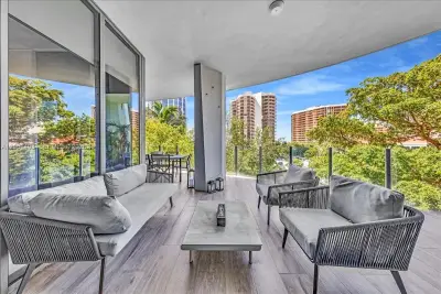 2831 S Bayshore Dr #501, Miami: photo 1 of 81