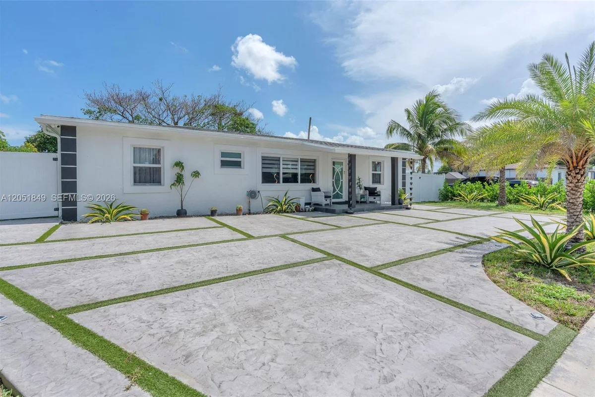 2830 NW 156th St, Miami Gardens: photo 1 of 55