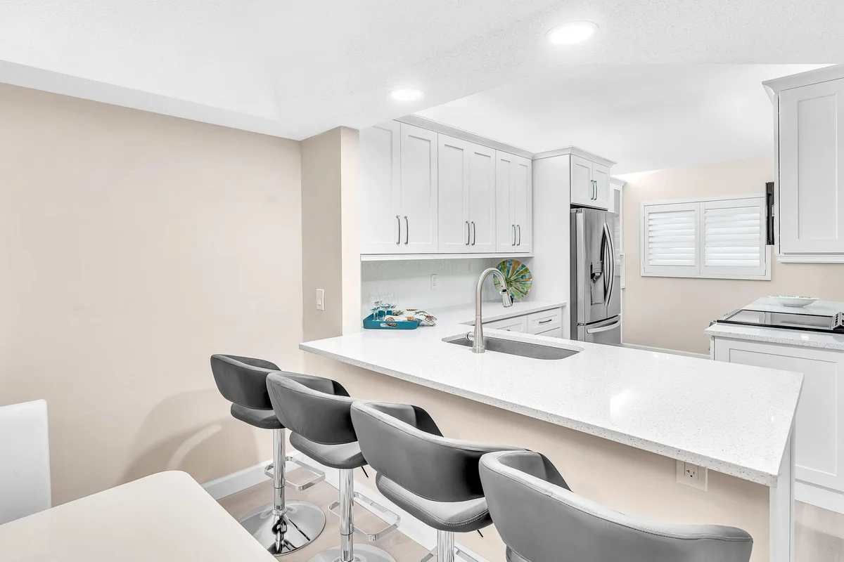 23249 Barwood Ln N #205, Boca Raton: photo 1 of 33