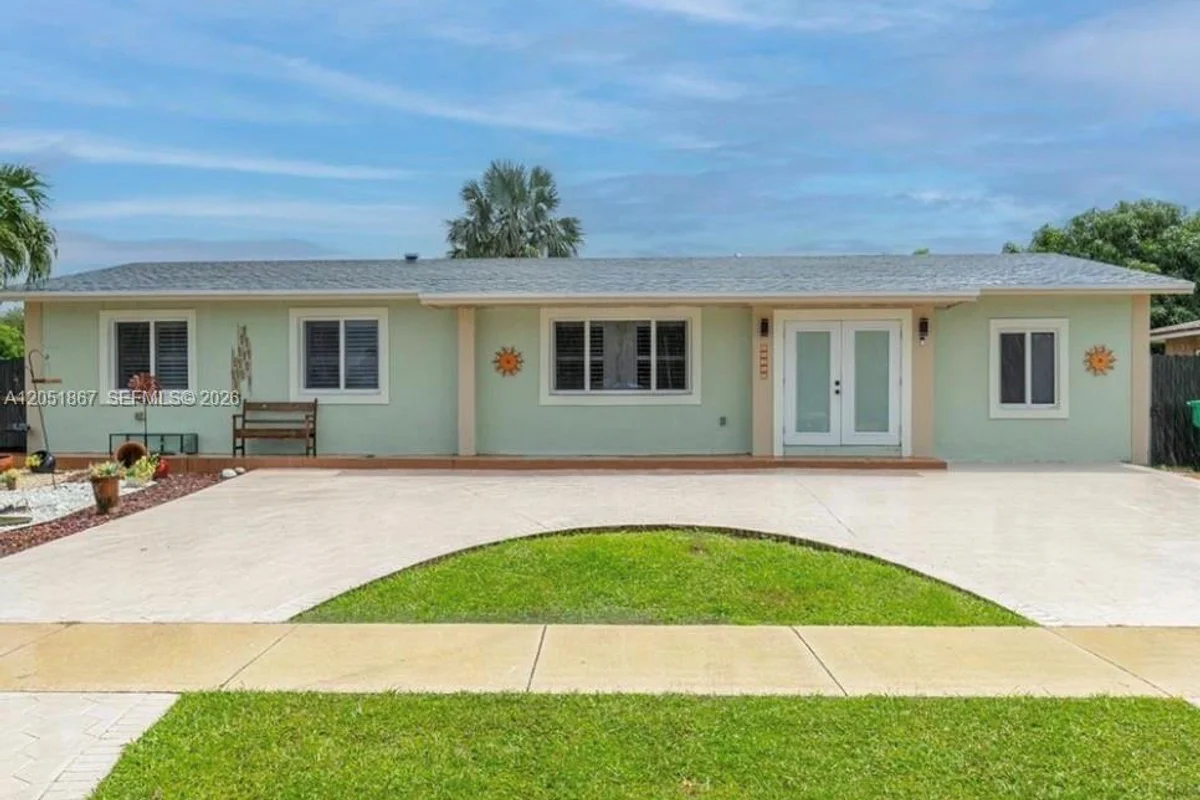 10300 SW 155th St, Miami: photo 1 of 1