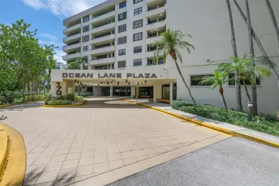 170 Ocean Lane Dr #305, Key Biscayne: photo 1 of 37
