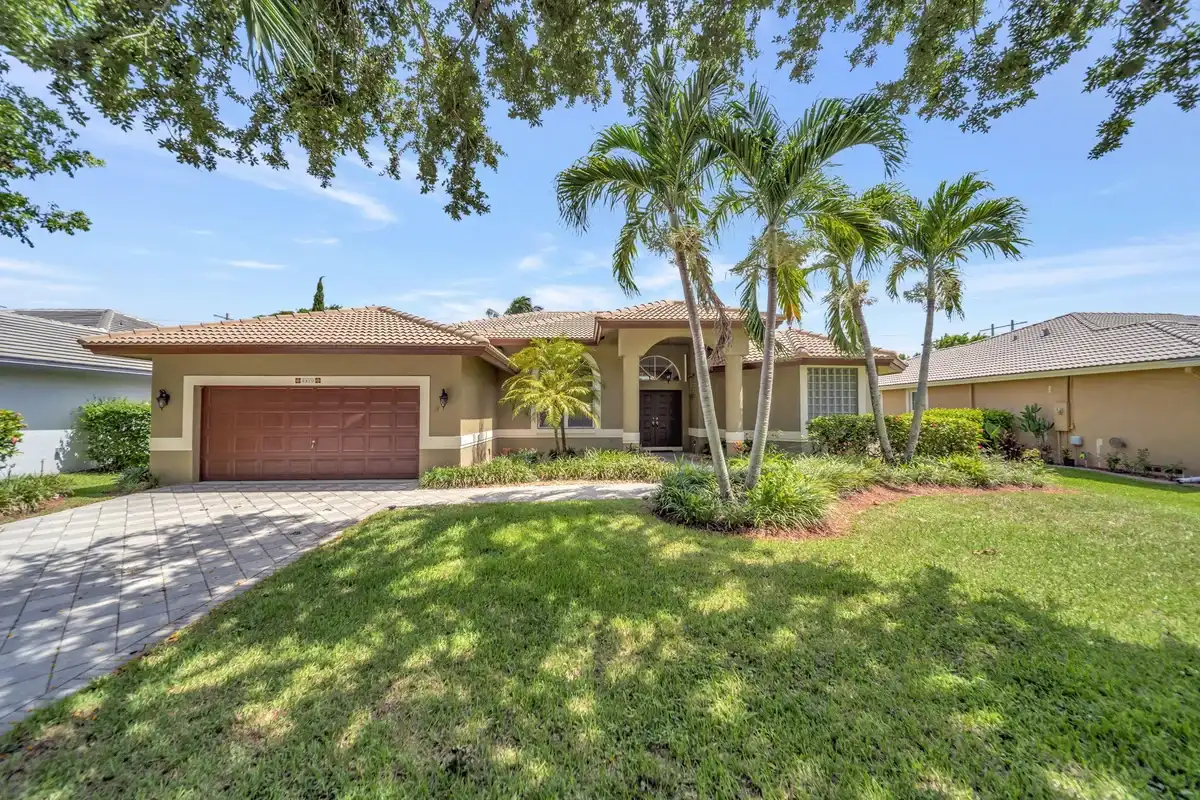 6420 NW 41st St, Coral Springs: photo 1 of 74