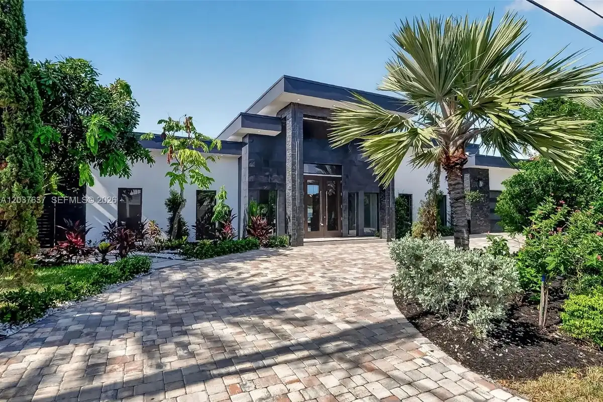 2832 NE 24th Ct, Fort Lauderdale: photo 1 of 61