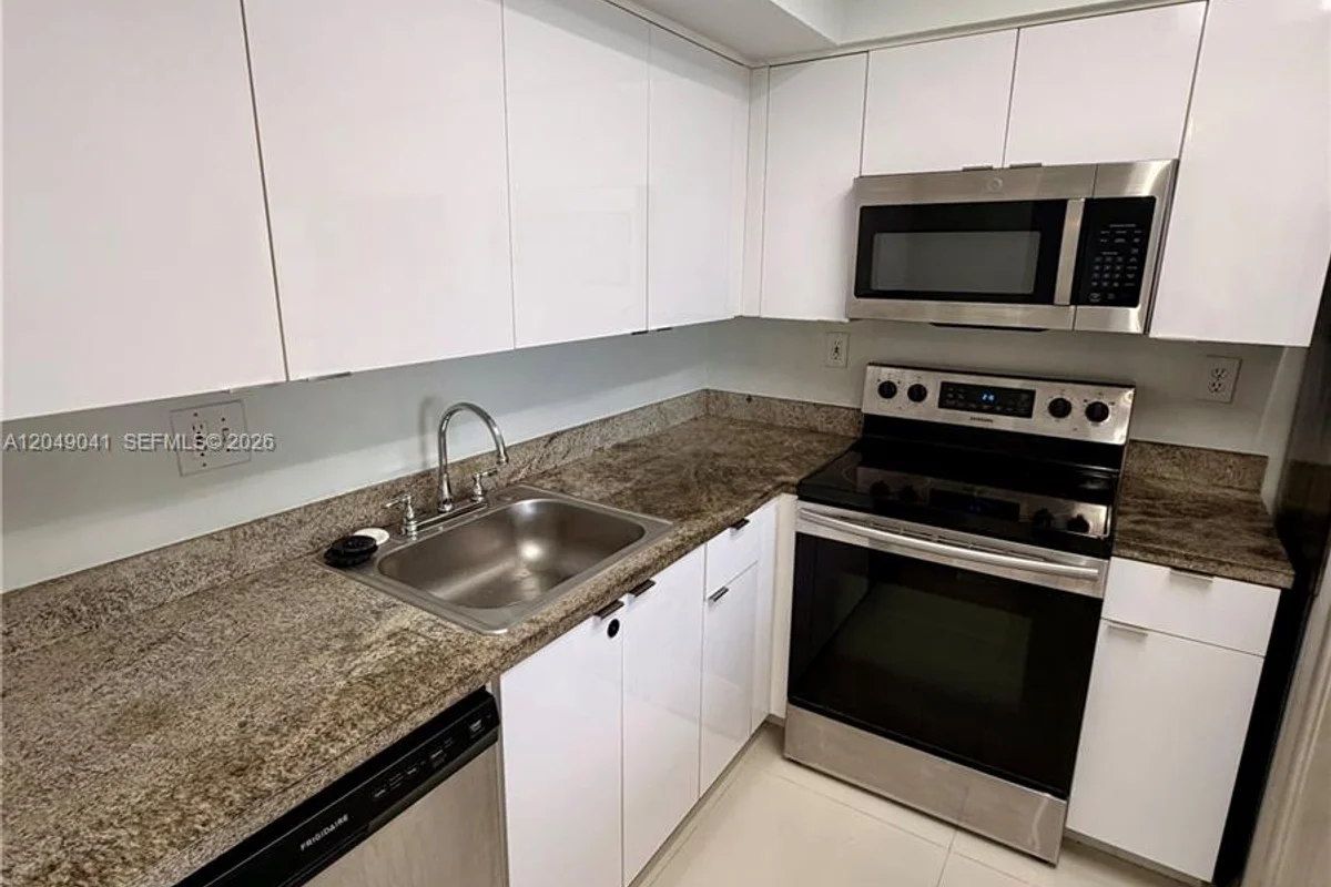 3300 NE 191st St #404, Aventura: photo 1 of 14
