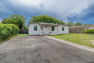1416 S C St, Lake Worth Beach: photo 1 of 22