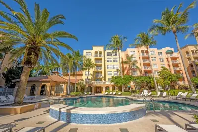 19999 E Country Club Dr #1406, Aventura: photo 1 of 39