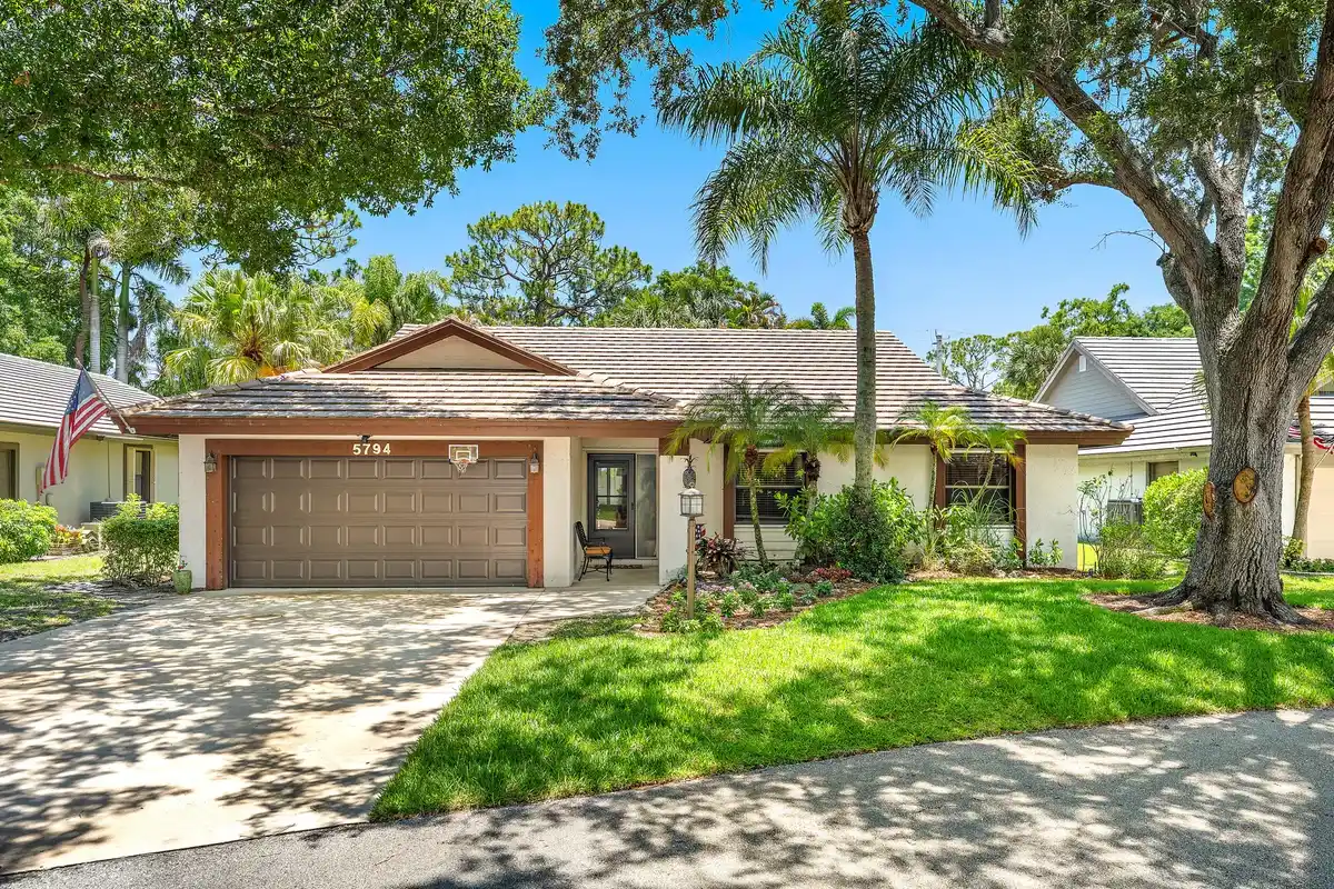 5794 Lonewood Ct, Jupiter: photo 1 of 23