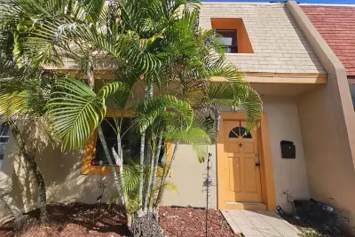 5953 NW 24th Ct, Sunrise: photo 1 of 23