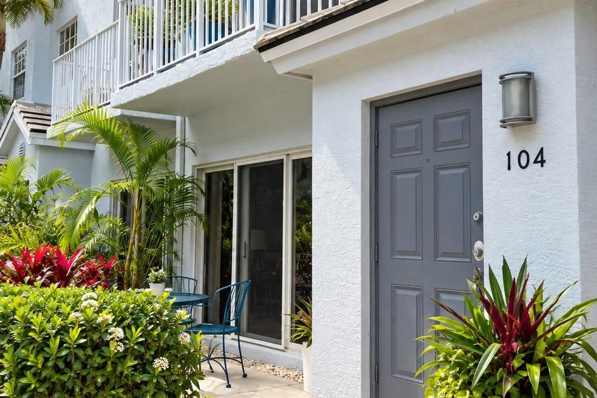 2725 NE 8th Ave #104, Wilton Manors: photo 1 of 48
