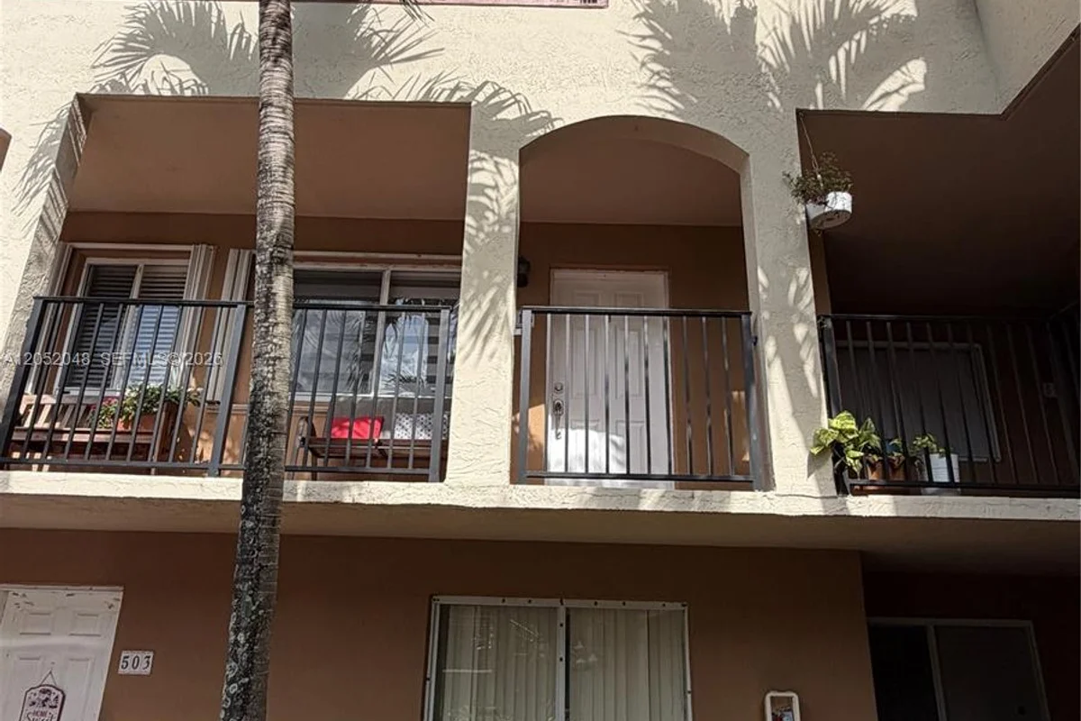 551 NW 82nd Ave #516, Miami: photo 1 of 42
