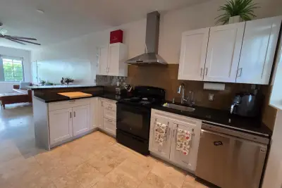1045 Lenox Ave #6, Miami Beach: photo 1 of 14