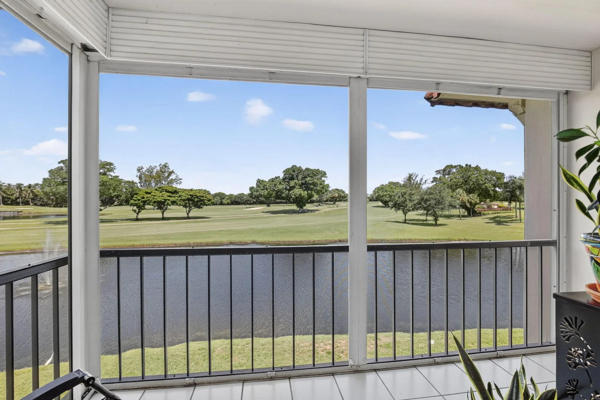 9923 S Hollybrook Lake Dr #305, Pembroke Pines: photo 1 of 37