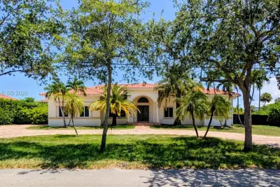 6990 SW 90th St, Pinecrest: photo 1 of 1