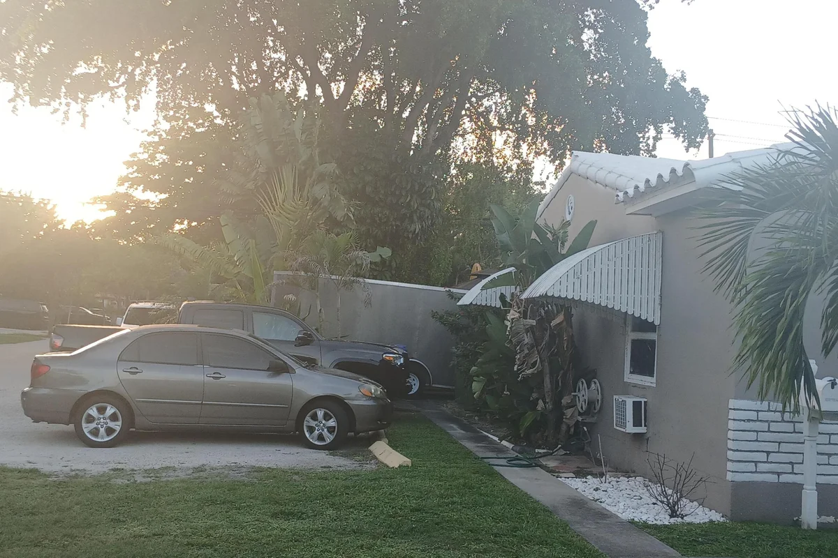Home in Fort Lauderdale: photo 1 of 2