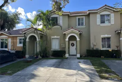 100 SW 15th Ave, Homestead: photo 1 of 62