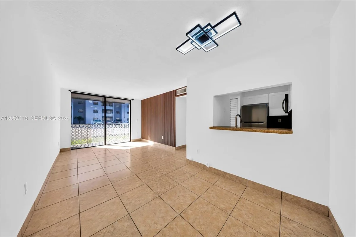 8145 NW 7th St #111, Miami: photo 1 of 28