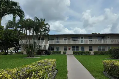 326 Chatham P, West Palm Beach: photo 1 of 22