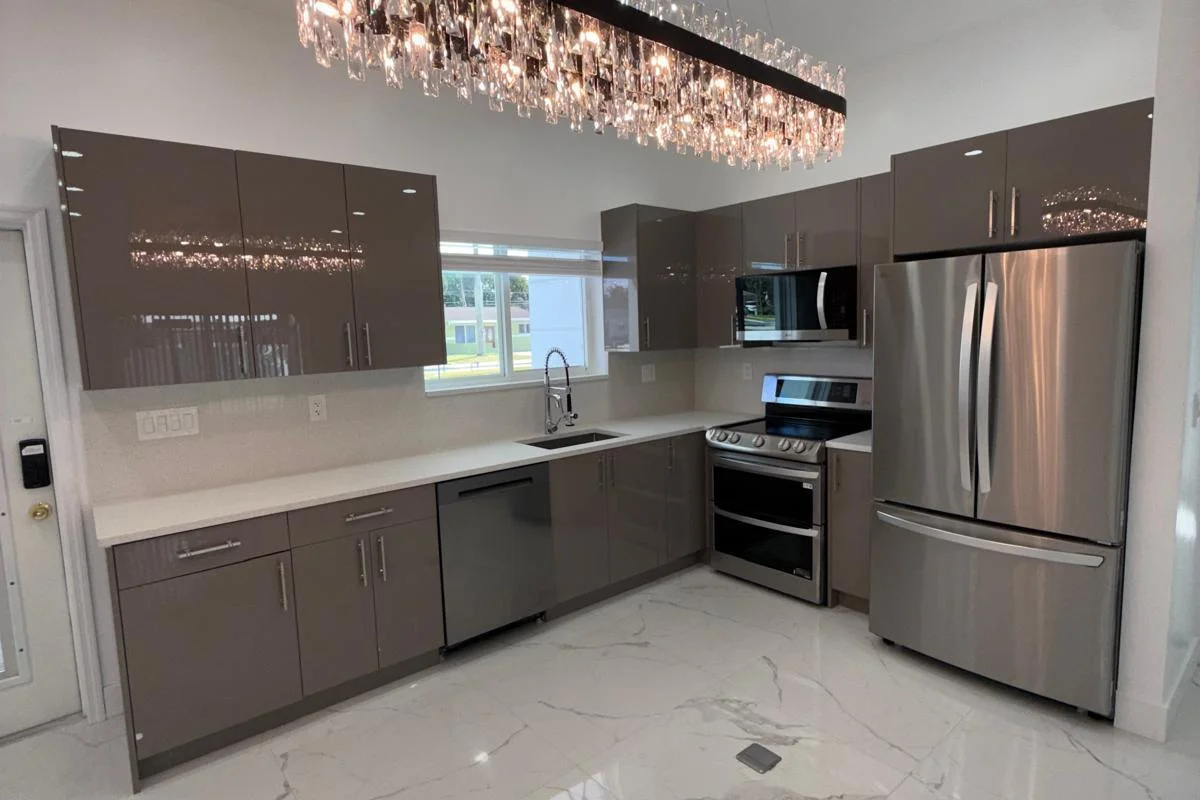 6319 Southgate Blvd, Margate: photo 1 of 48