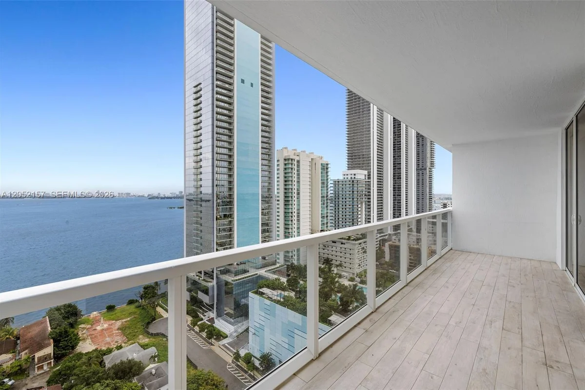 600 NE 27th St #2202, Miami: photo 1 of 31