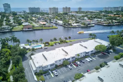 6515 Bay Club Dr #4, Fort Lauderdale: photo 1 of 32