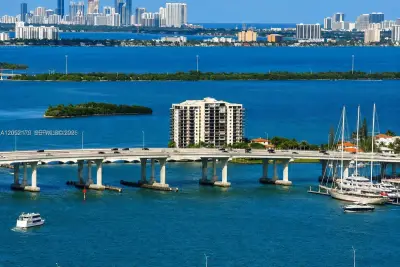 300 S Biscayne Blvd #T-3511, Miami: photo 1 of 9