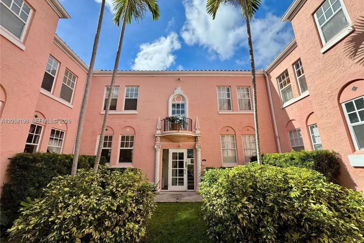 754 Meridian Ave #15, Miami Beach: photo 1 of 14